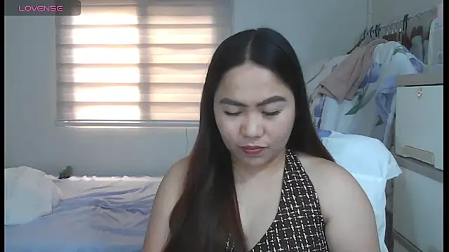 CandieHand stripchat live cam model