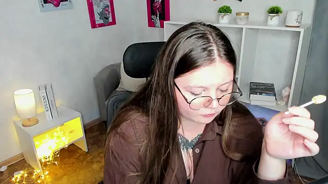 lovely_bloom stripchat live cam model