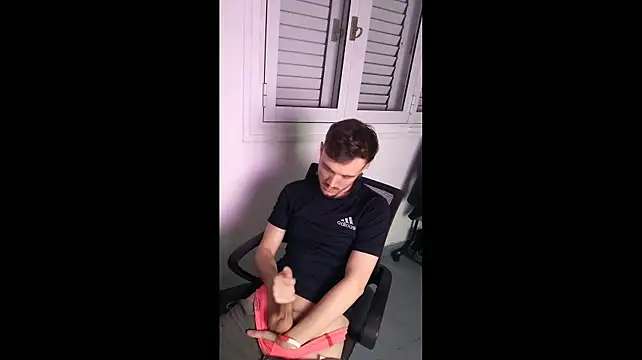BoyWithToys1 stripchat live cam model