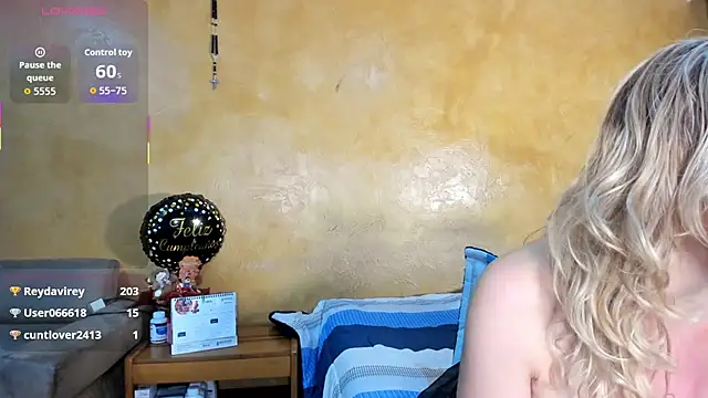 LilyQueen_cg stripchat live cam model