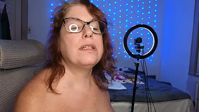 luvely_gurl stripchat live cam model