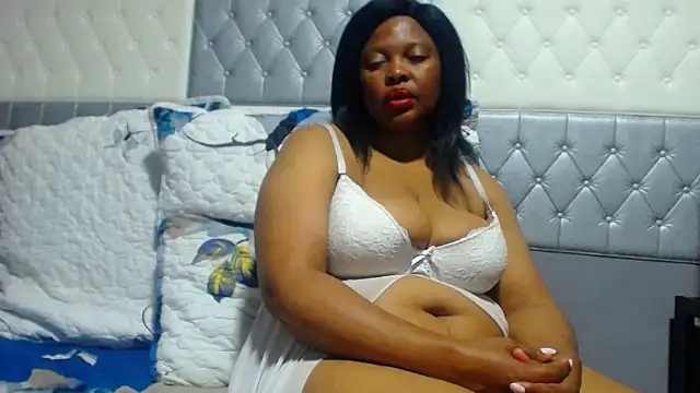 SEXYBUSTYEBONYXX stripchat live cam model