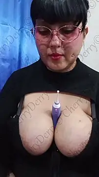 CherryDerry stripchat live cam model