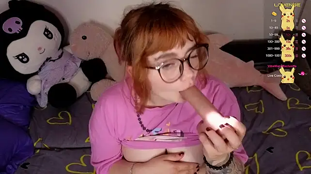 lunaalli stripchat live cam model
