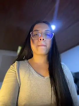 Im_Saraaaa stripchat live cam model