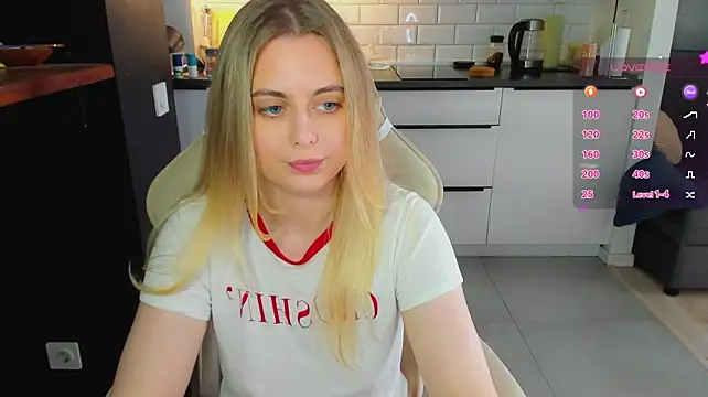 blonde_kellyy stripchat live cam model