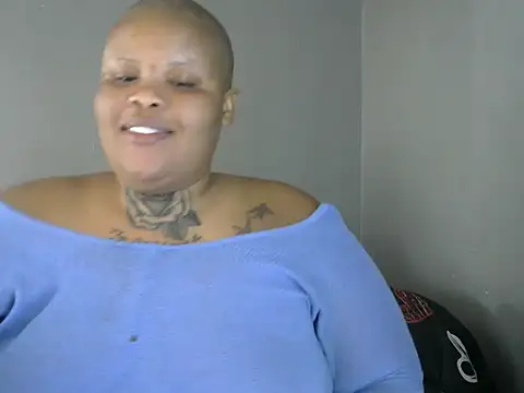 Taraj_thee_thick stripchat live cam model