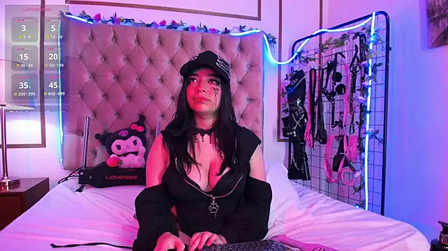 kira_Berry_ stripchat live cam model