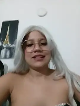 Liabella- stripchat live cam model