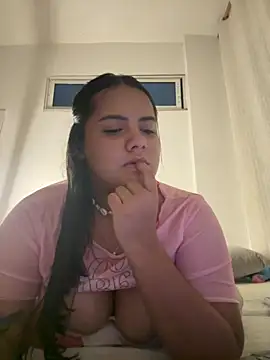 violetaluxe stripchat live cam model