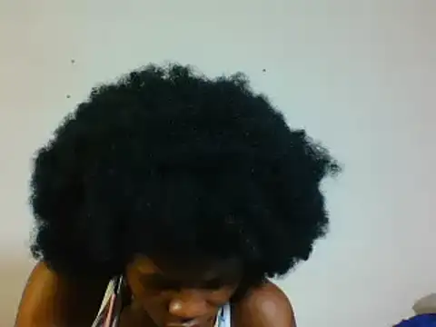Brunette_blonde stripchat live cam model