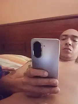 Cain180k stripchat live cam model
