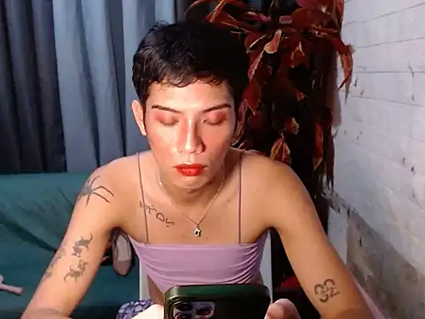 HugeCookLuna696 stripchat live cam model