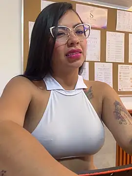 Noa_rousse01 stripchat live cam model