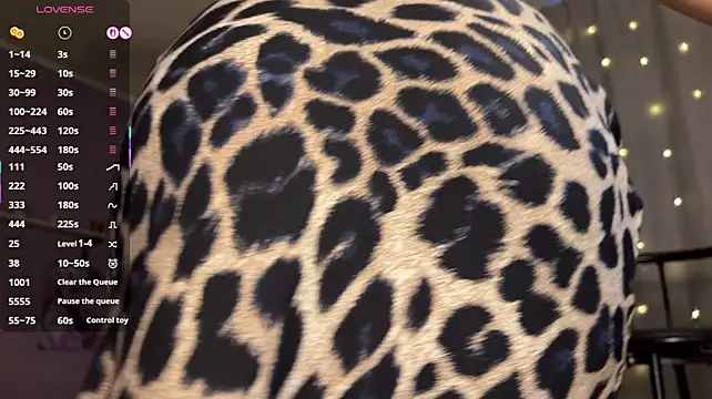 XtraHotX stripchat live cam model