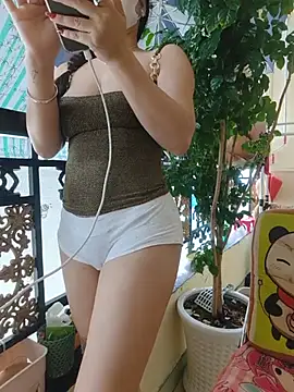 lyna_bl stripchat live cam model