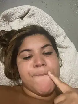 Layslinha stripchat live cam model