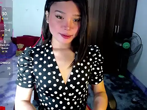 sofiathe1st stripchat live cam model