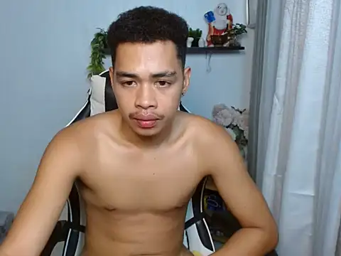 curlyasian_njxx stripchat live cam model