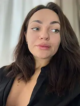 BiteMeSarah stripchat live cam model