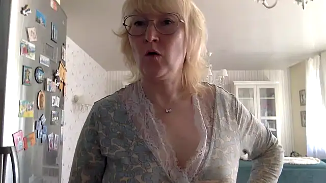 Zeyona stripchat live cam model