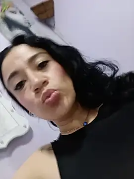 Victoria01_ stripchat live cam model