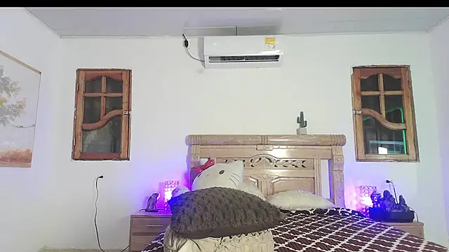 bratz_glloe stripchat live cam model