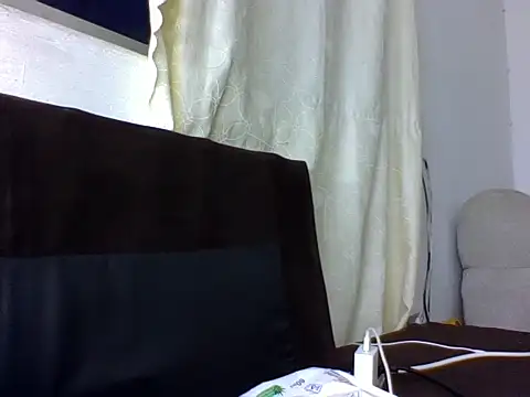 SWEET_LUELLA stripchat live cam model