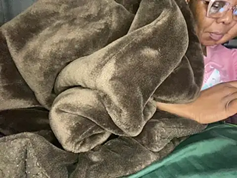 BoobsQueeen stripchat live cam model