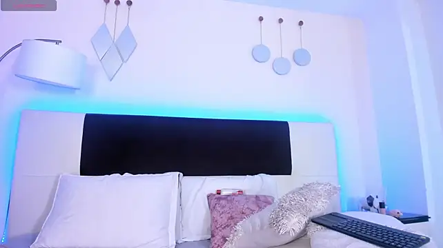 Sky_Loren stripchat live cam model