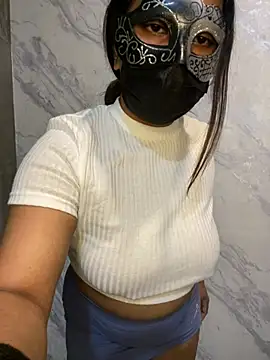 LioraWance stripchat live cam model