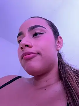 sheyla_sweet stripchat live cam model