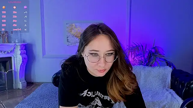 VikaCherry stripchat live cam model