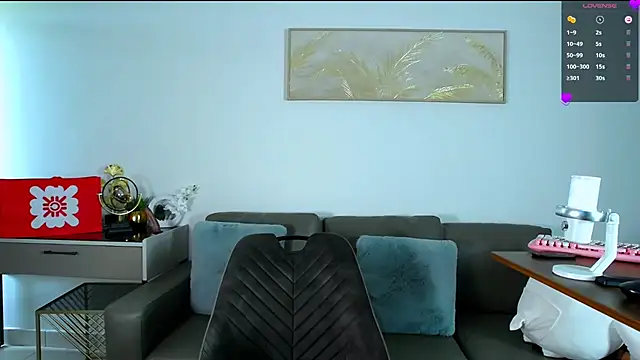 MinaGloww stripchat live cam model