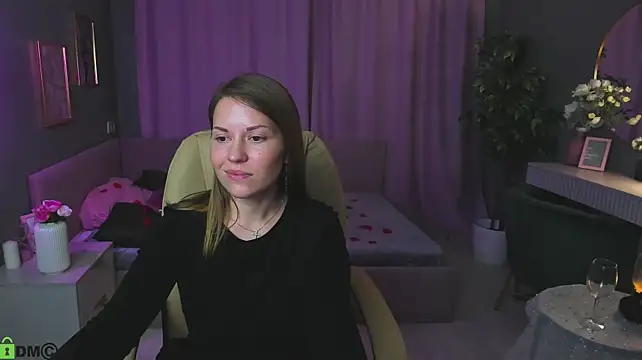 Kira_Miragee stripchat live cam model