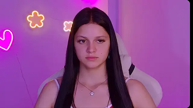 SofyLoren stripchat live cam model