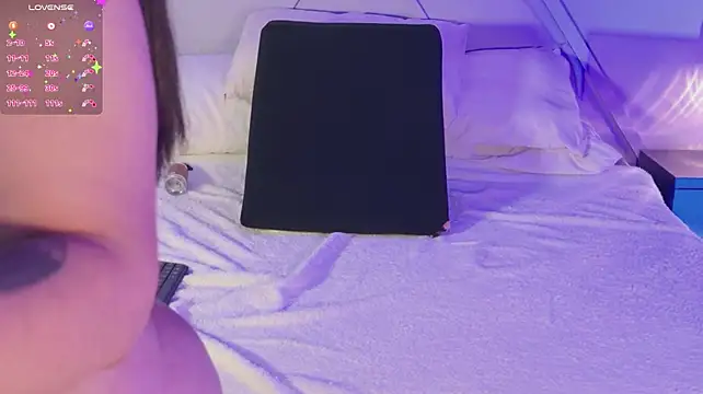 emmajohnss stripchat live cam model