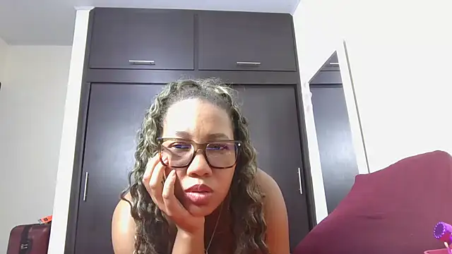 megan-hotxx stripchat live cam model