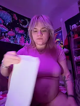 Cutiepiespanks stripchat live cam model