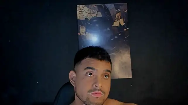 Big_furry_bear13 stripchat live cam model