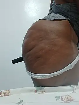 queennapal stripchat live cam model