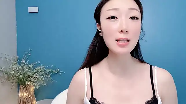 ella55-- stripchat live cam model
