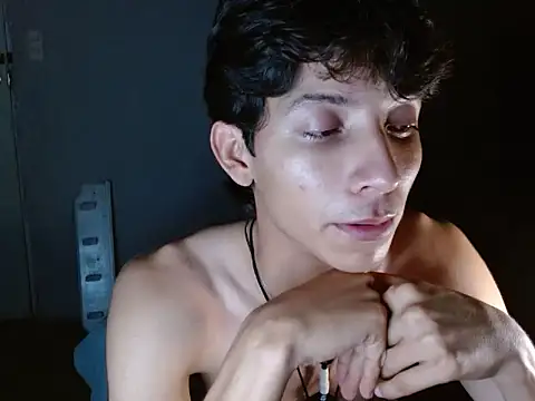 VAZAK stripchat live cam model