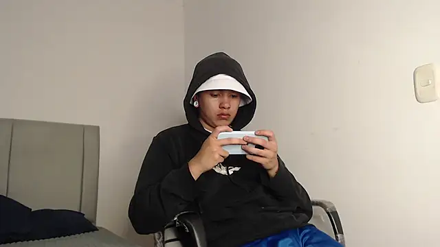 Owenn__blueee stripchat live cam model