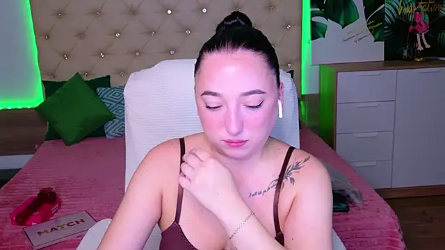 AVA_MAXIMUS stripchat live cam model