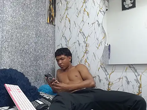 lomjitas_hot_twinck18 stripchat live cam model