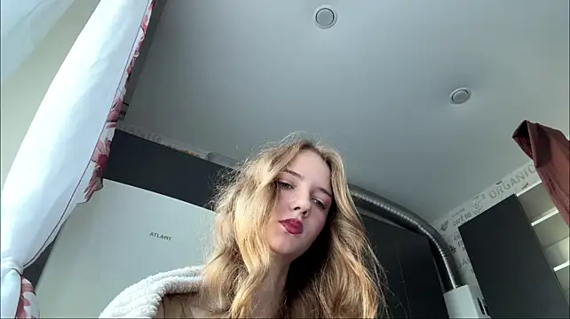 LuiseFurbeck stripchat live cam model