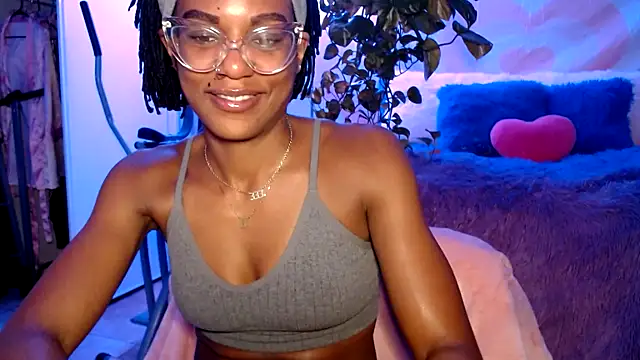 CocoSage stripchat live cam model