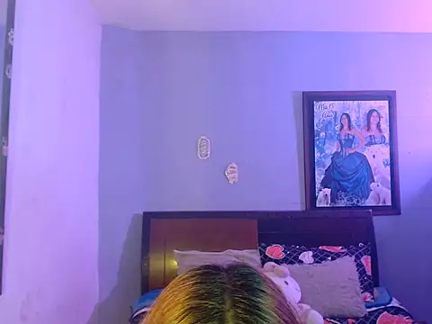 Emma-Wilson stripchat live cam model