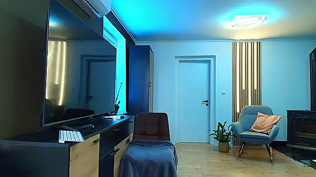 SweetTaya33 stripchat live cam model